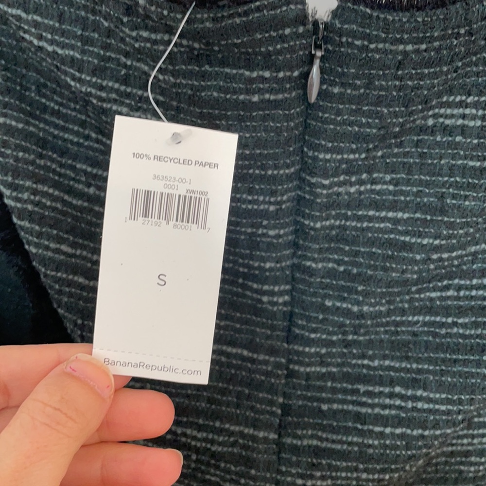 Brand new with tags Banana Republic Tweed top - Picture 3 of 3